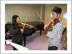ヴァイオリンレッスン受講風景